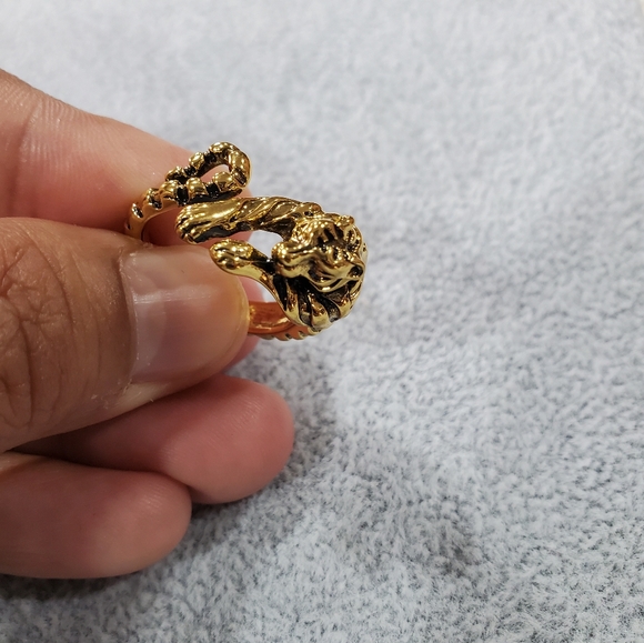 Wild Elegance Gold Tiger Ring - Picture 5 of 6
